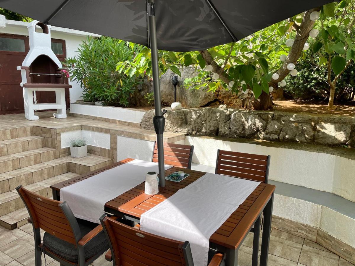 Holiday Home Cesarica Karlobag Luaran gambar