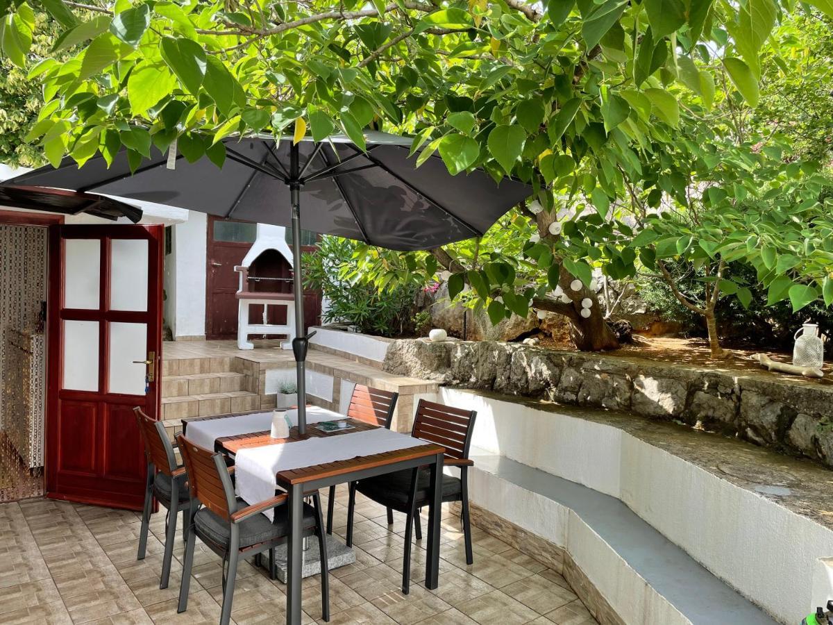 Holiday Home Cesarica Karlobag Luaran gambar