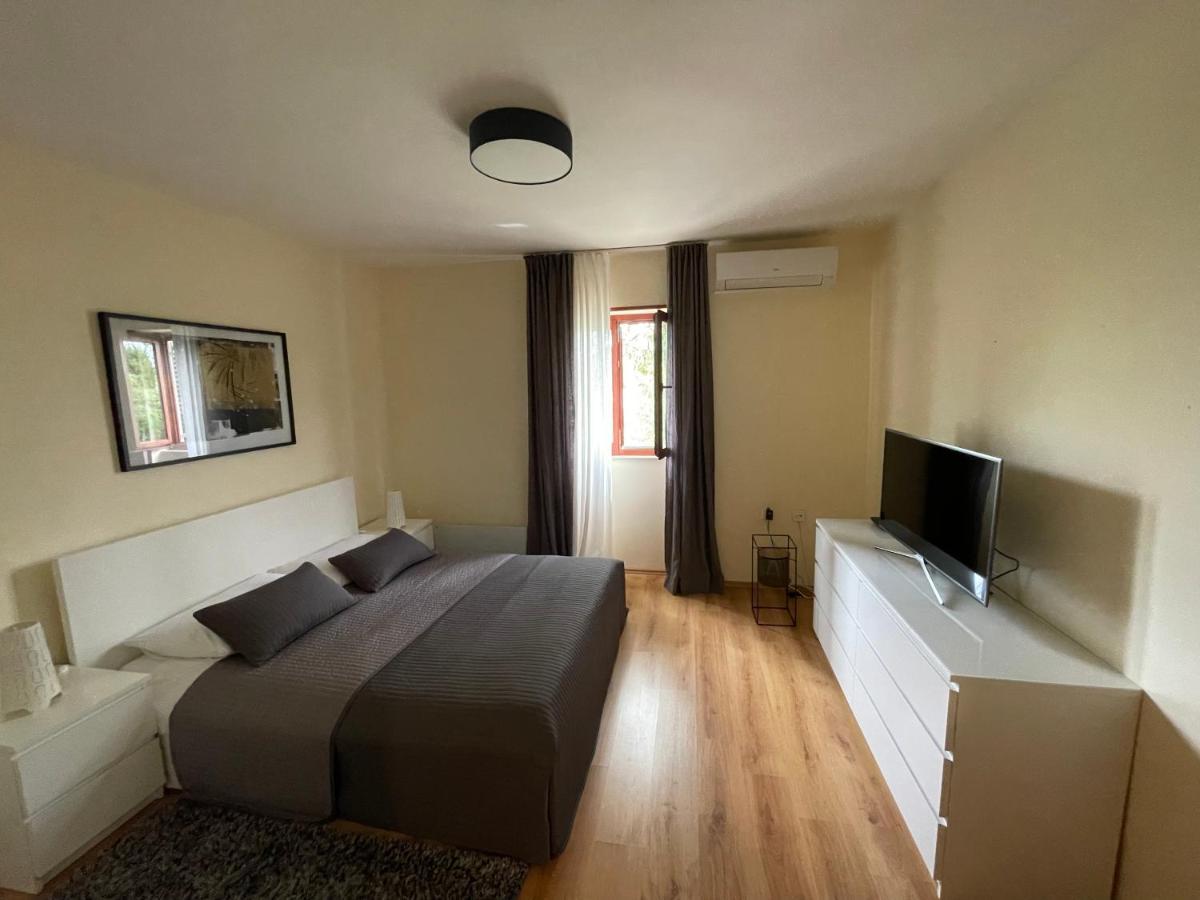 Holiday Home Cesarica Karlobag Luaran gambar